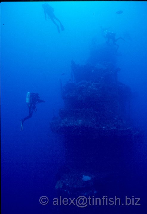 Saratoga Bridge 5.jpg - Divers deco around the bridge